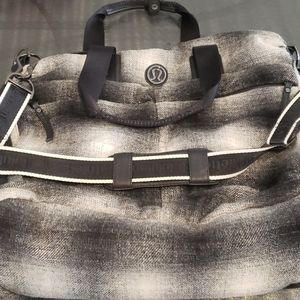 Lululemon Fast in Flight Bag